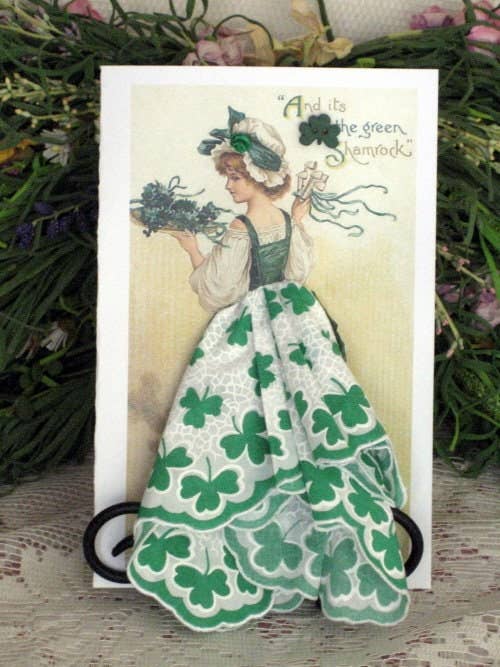 MOMENTS IN THYME - Shamrock Lady Keepsake Hankie Card