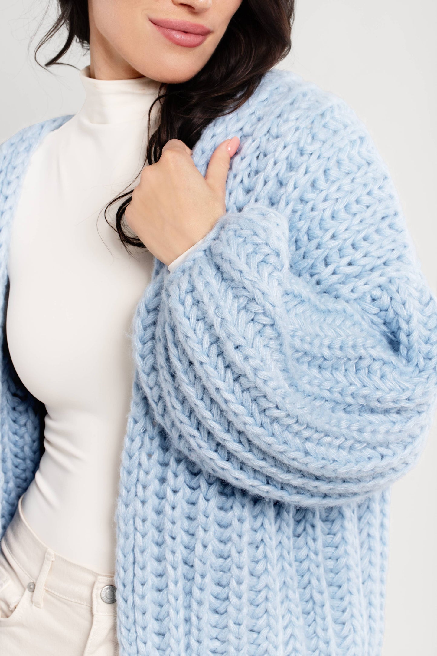 SAACHI - Chunky Oversized Knit Cardigan