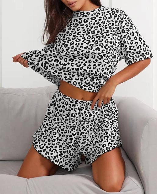 Rosa Clothing - Leopard t-shirt & shorts set short sleeves pajamas 2 pcs