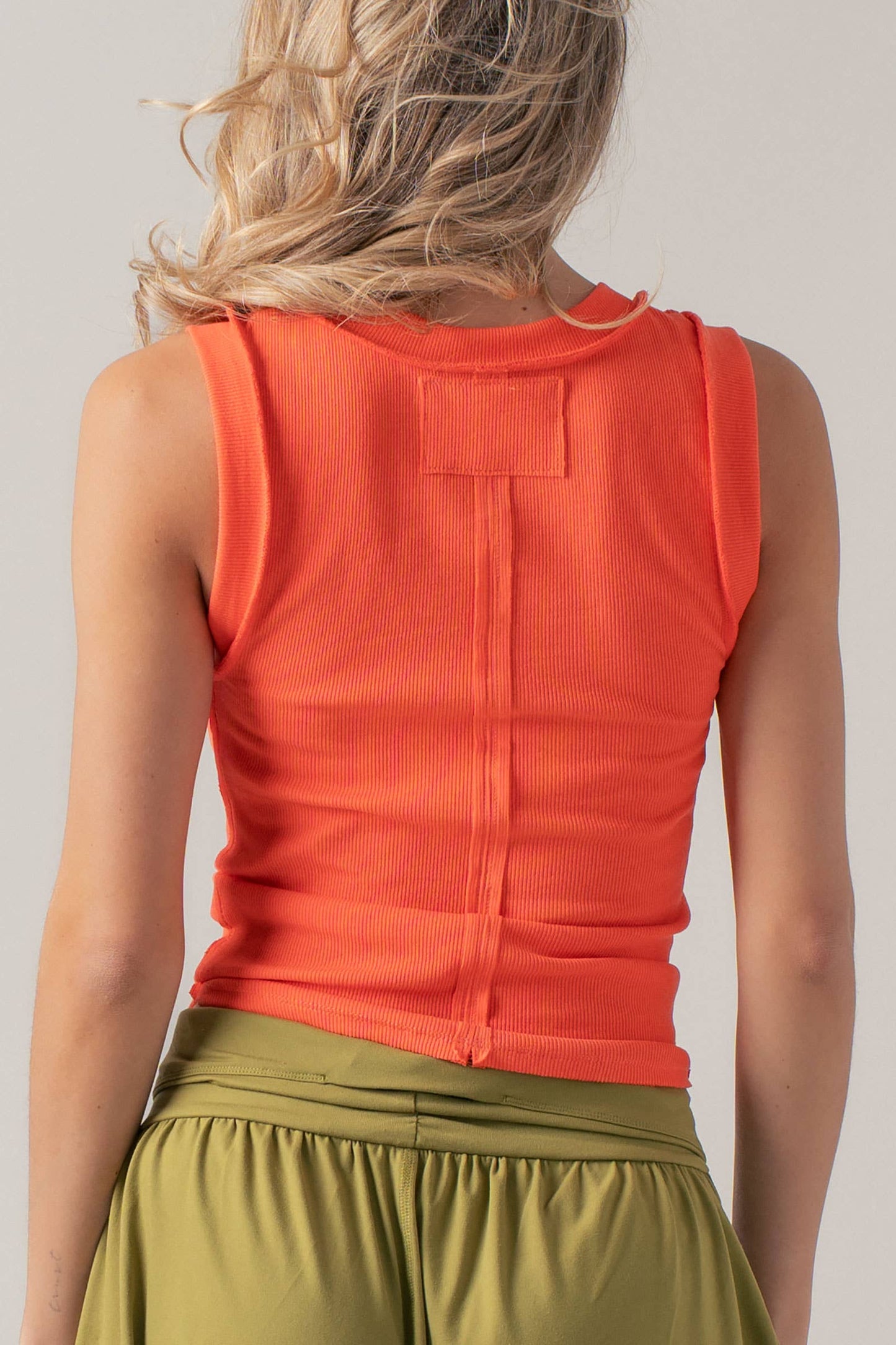 Urban Daizy - Ribbed Slim Fit Sleeveless Tank Top