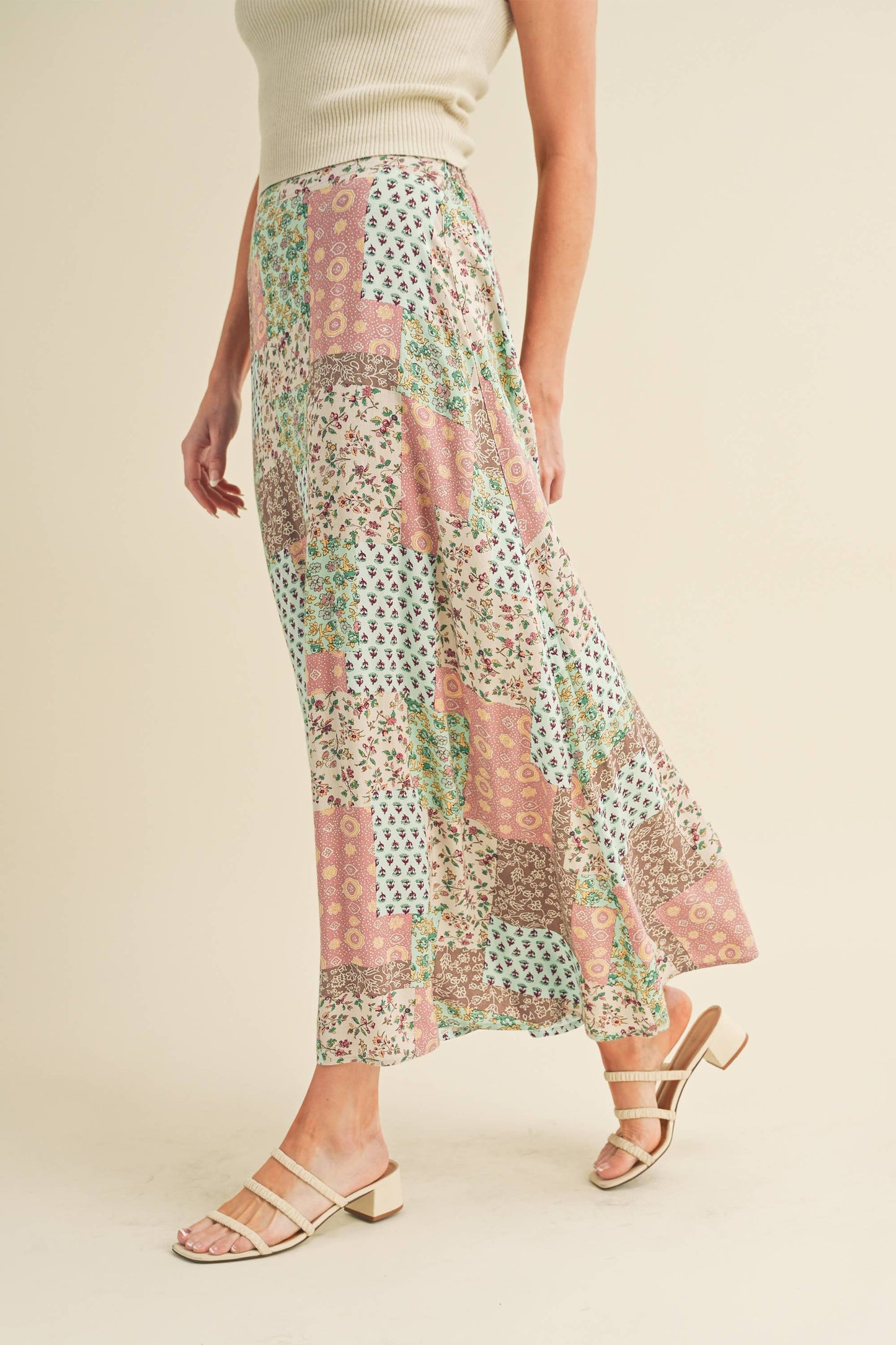 AEMI + CO - 773DN Bradyn Patchwork Print Skirt: S / Contemporary / Mint/Pink