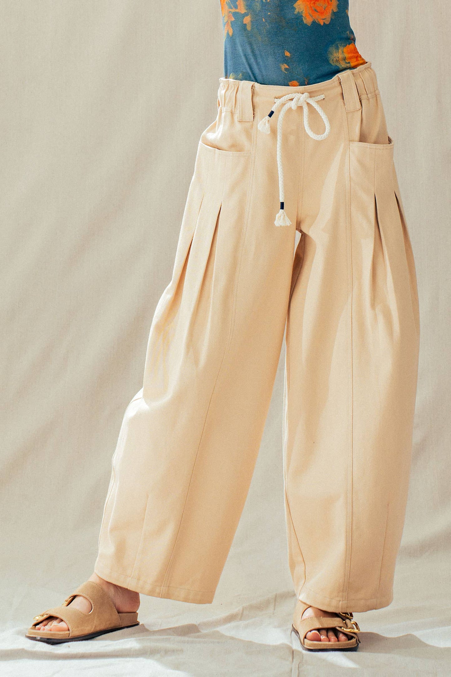 Urban Daizy - Rope Drawstring Balloon Pants Pleated Front