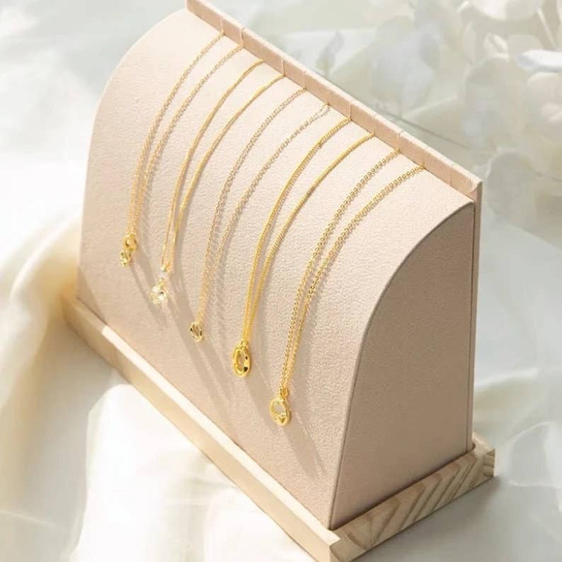 Zakka - Necklace Bracelet Display Stand Stylish Jewelry Organizer : White Leather