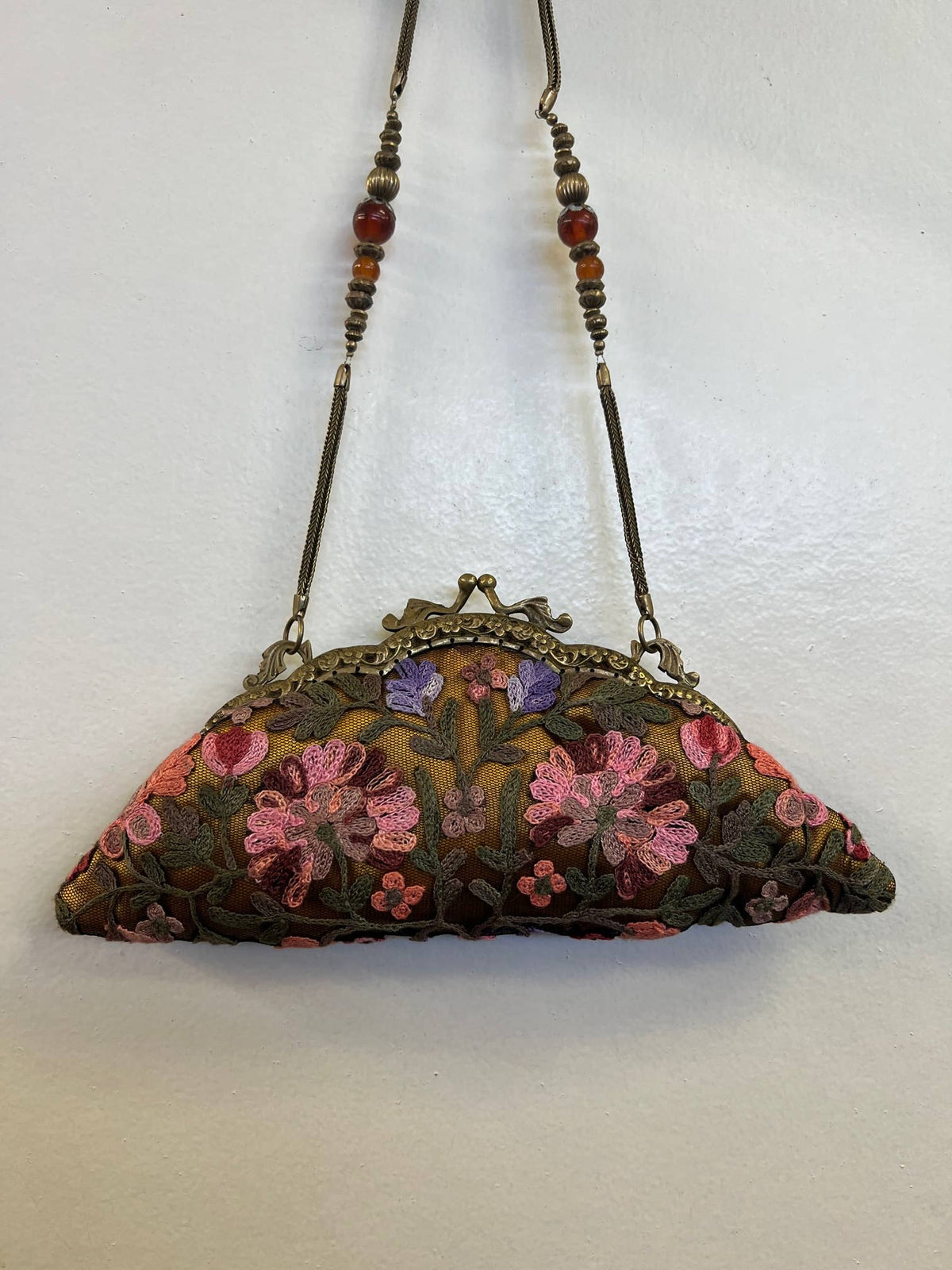 Ricki designs - VINTAGE CREWEL EMBROIDERED CLUTCH AC 276