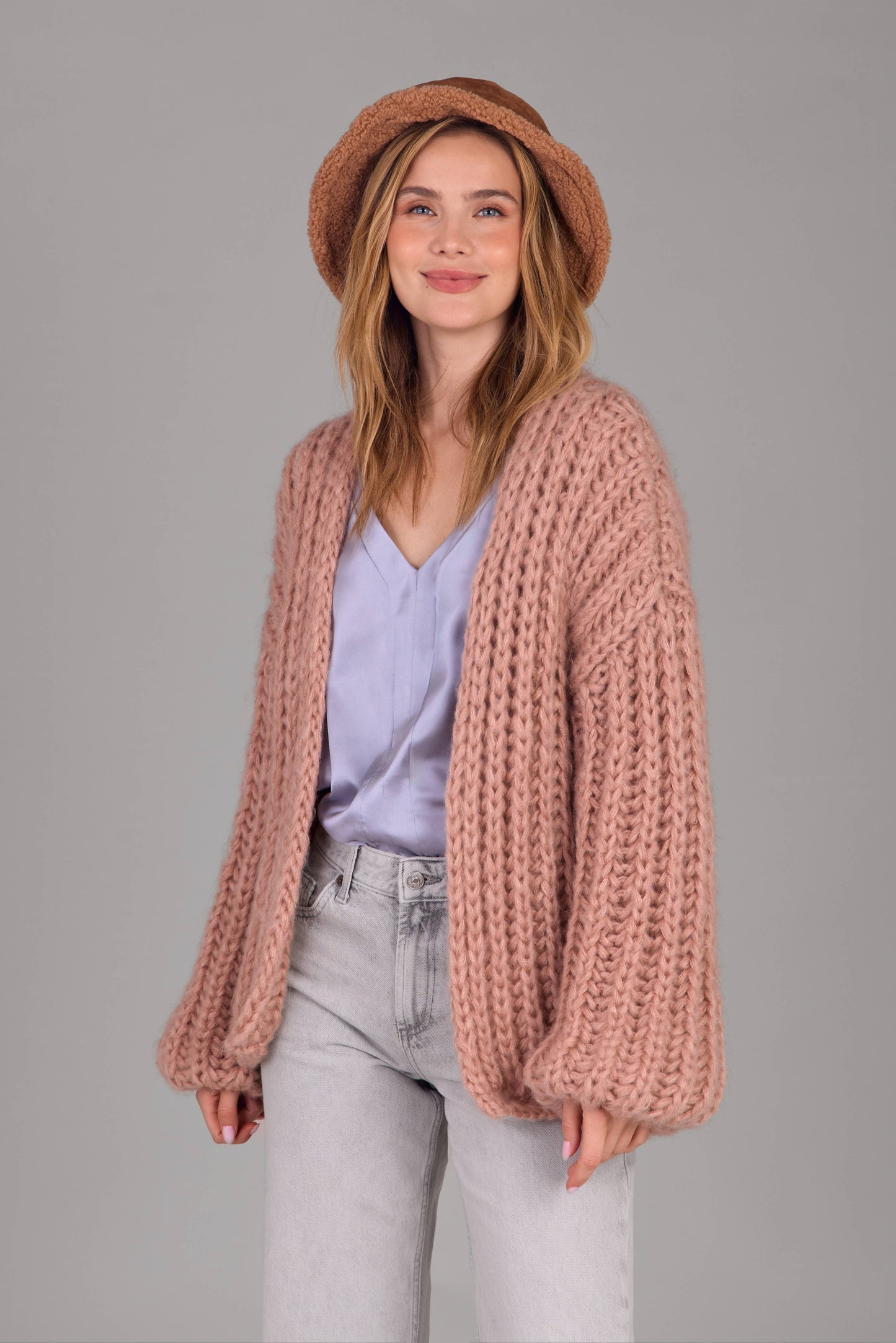 SAACHI - Chunky Oversized Knit Cardigan