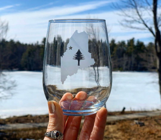 Reclaimed Maine Co. - Maine Flag Etched Stemless Wine Glass | Maine Souvenir