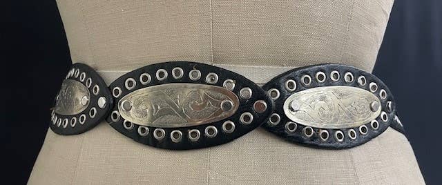 DAIRI - Oval shape leather belt