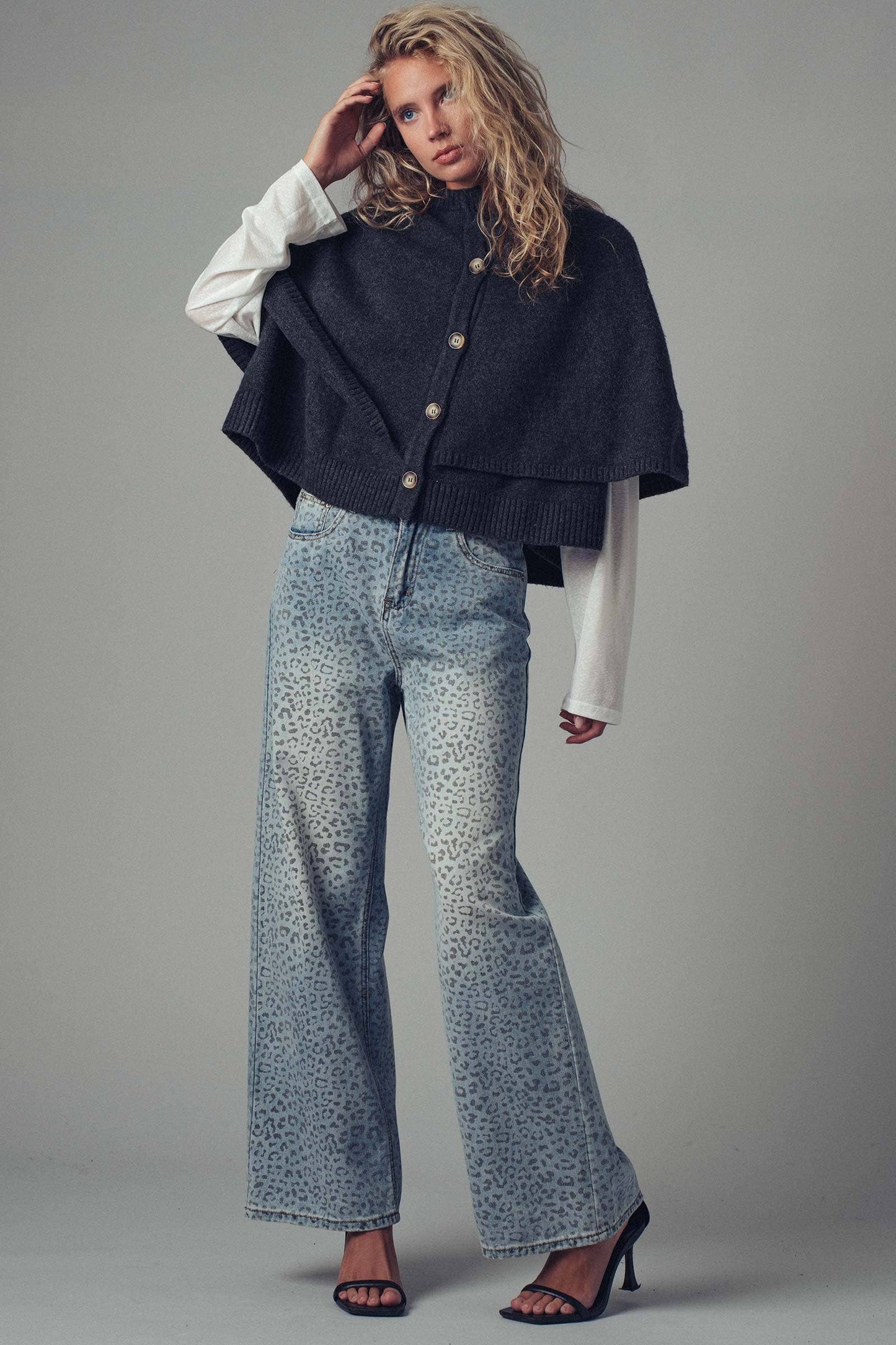 Urban Daizy - Wool Blend Button-Front Sweater Cape