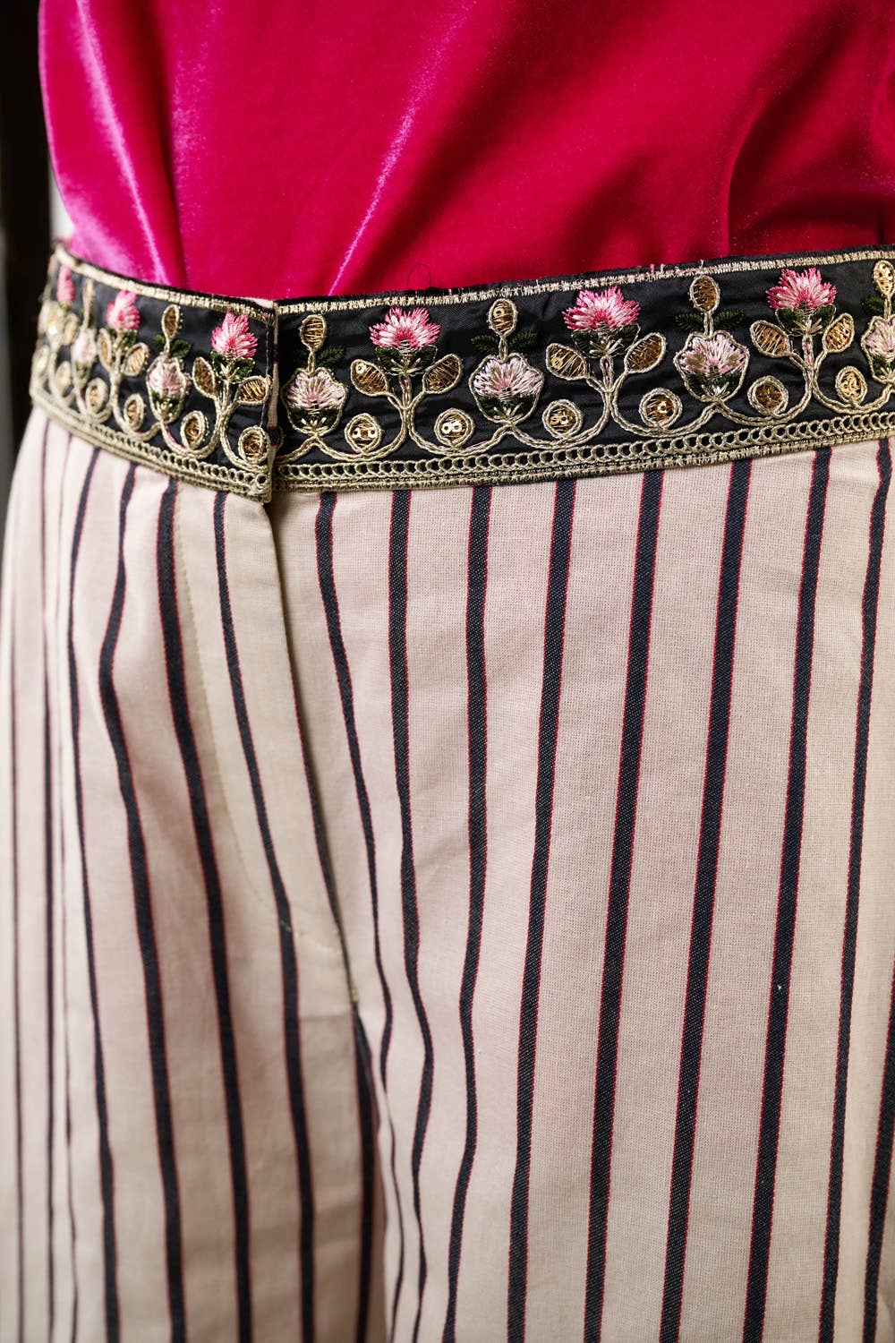 Aratta - Derby Princess Stripe Pants: Cream Stripes / L