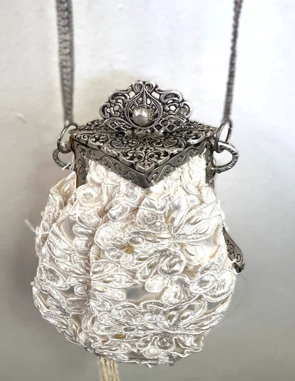Ricki designs - VINTAGE FRAME BRIDALBEADED BAG SQUARE FRAME TASSEL