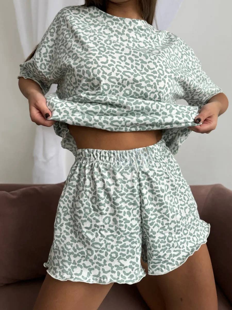 Rosa Clothing - Leopard t-shirt & shorts set short sleeves pajamas 2 pcs