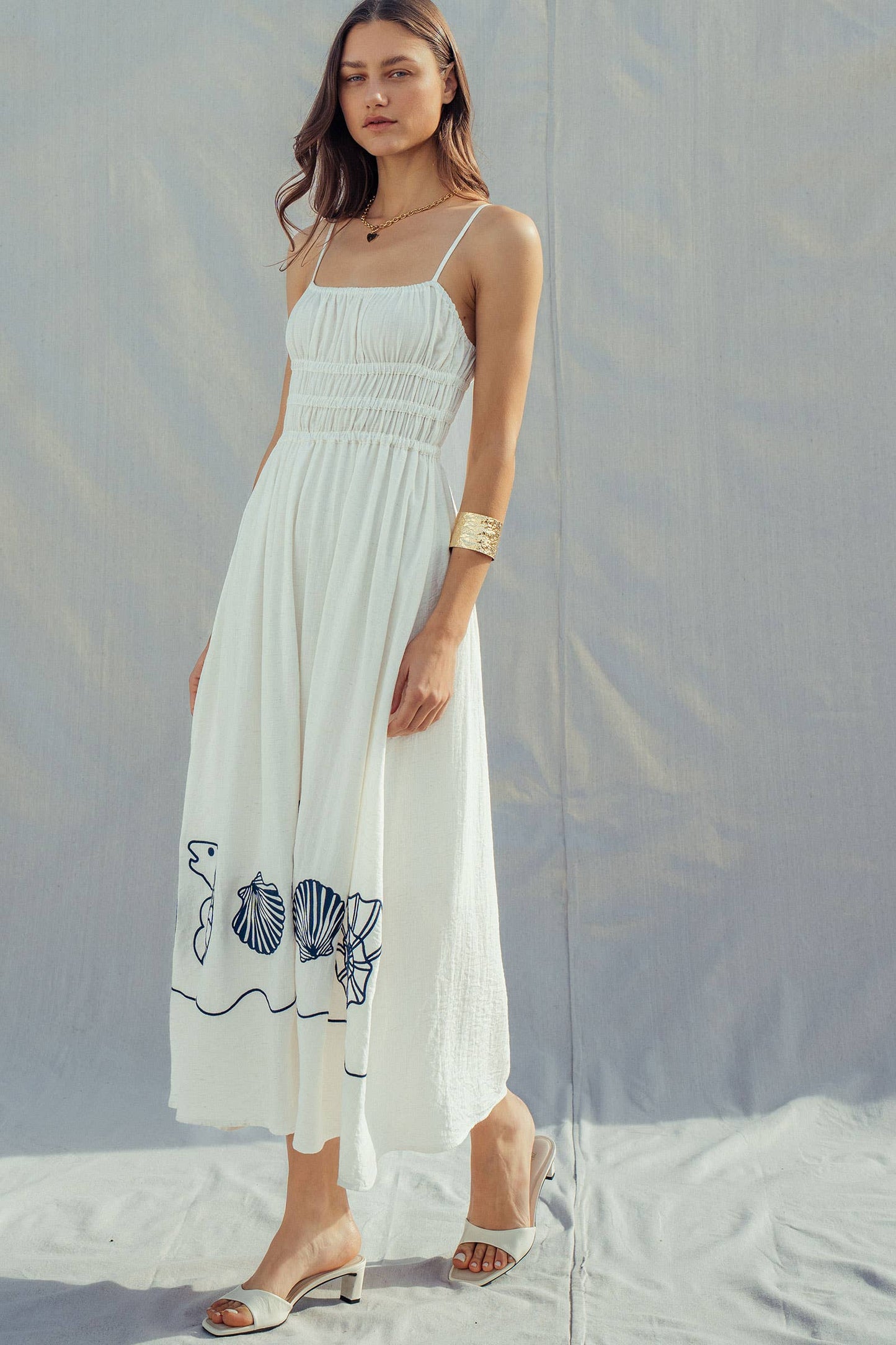 Urban Daizy - Seashell Embroidered Linen Blend Smocked Dress