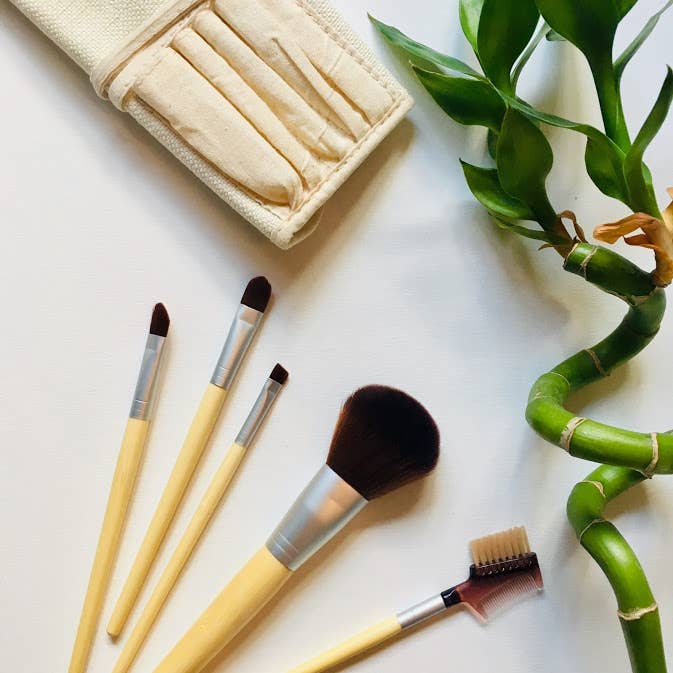 Honeybee Gardens Natural Cosmetics & Body Care - Eco Friendly Brush Set