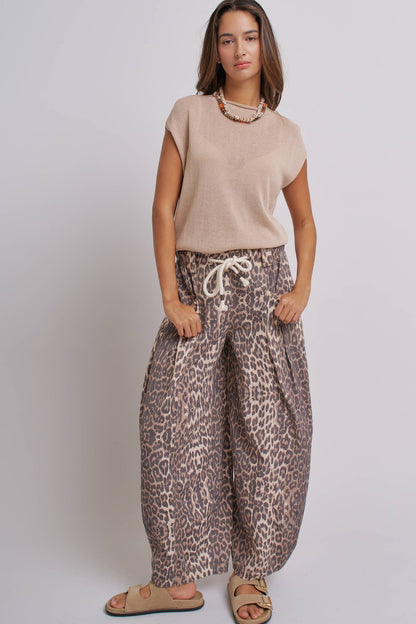 Urban Daizy - Rope Drawstring Balloon Pants Pleated Front
