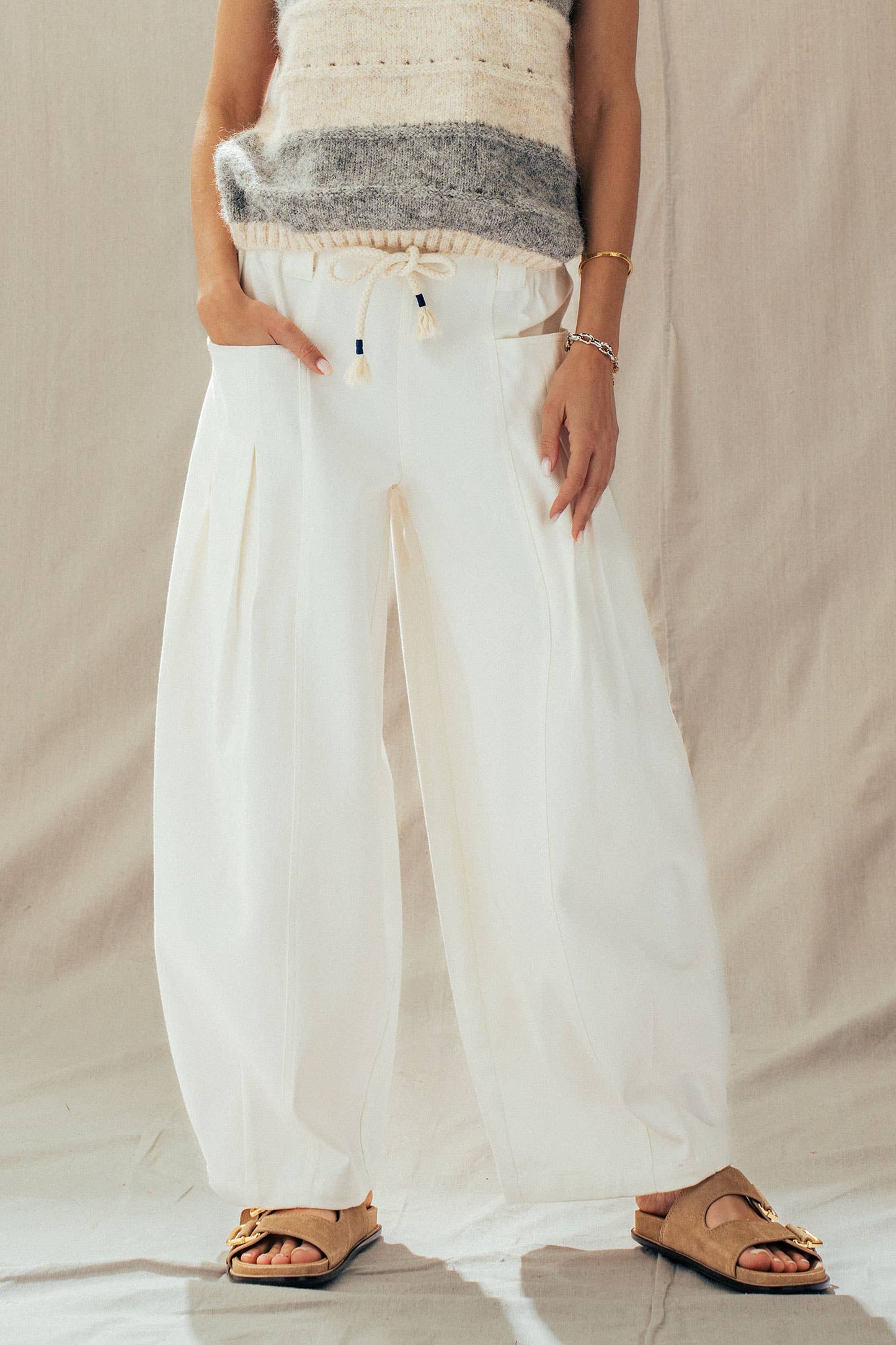 Urban Daizy - Rope Drawstring Balloon Pants Pleated Front