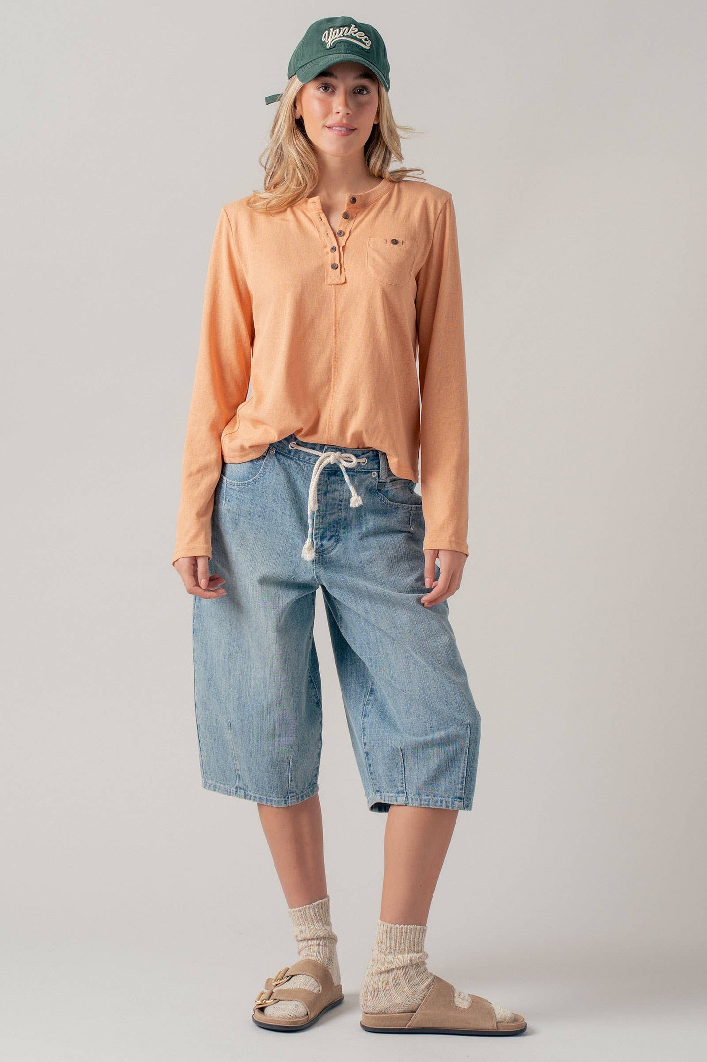 Urban Daizy - Drawstring Waist Barrel Leg Denim Shorts