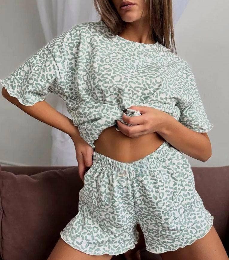 Rosa Clothing - Leopard t-shirt & shorts set short sleeves pajamas 2 pcs