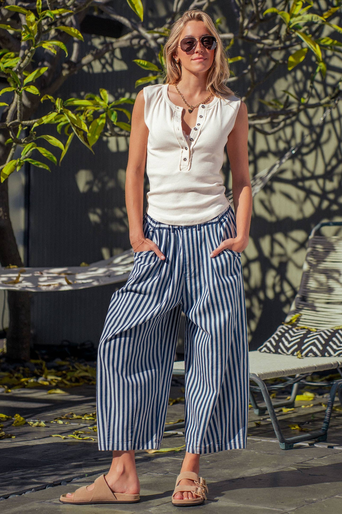 Urban Daizy - Striped Pleated Wide Leg Culotte Pants