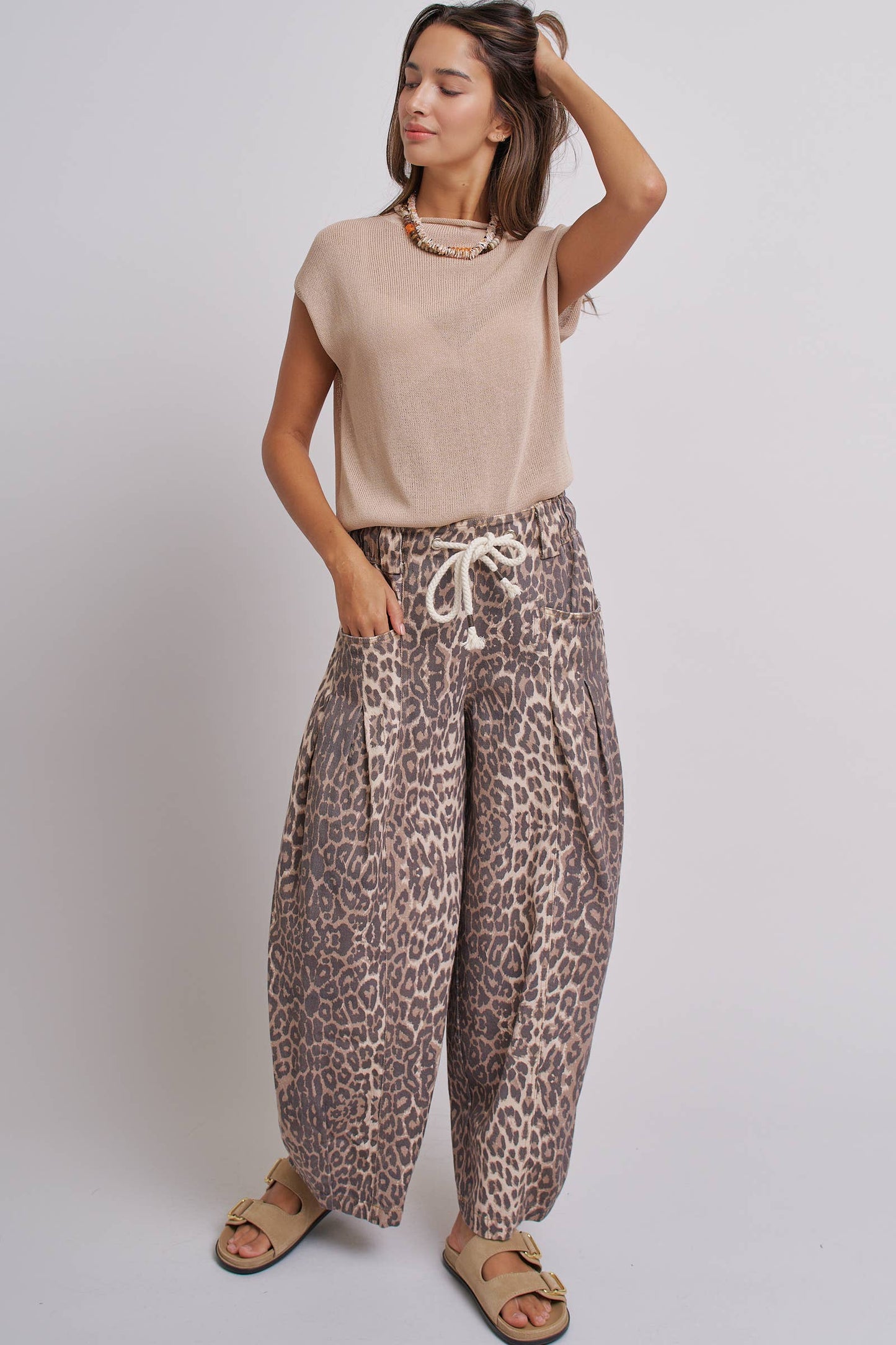 Urban Daizy - Rope Drawstring Balloon Pants Pleated Front
