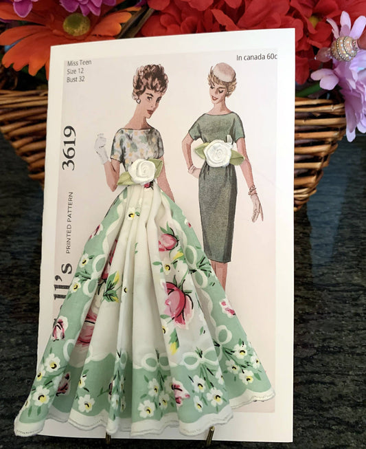MOMENTS IN THYME - Fashion Ladies Keepsake Hankie Cards