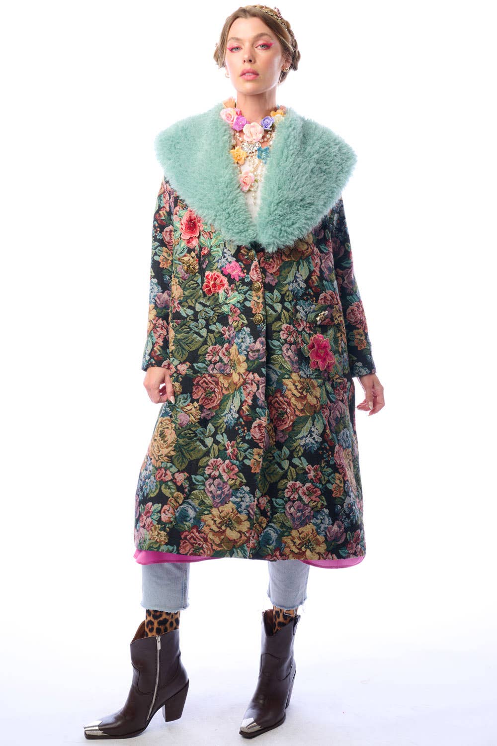 Aratta - Isabel Coat