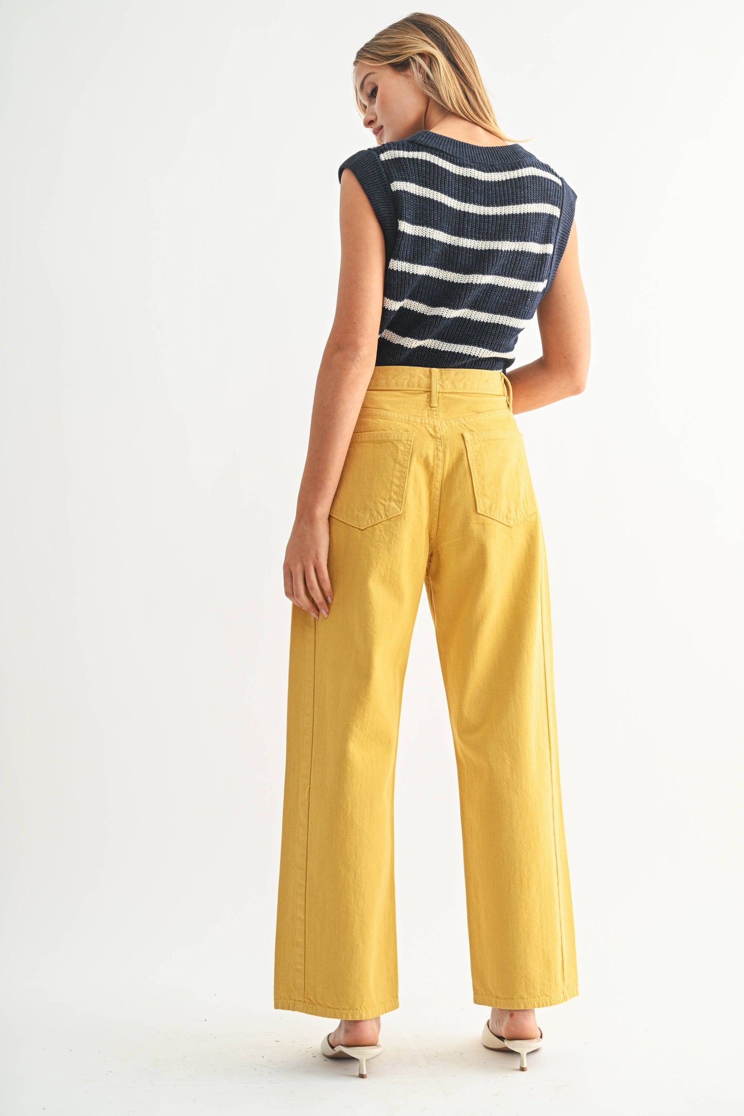 JUST BLACK DENIM - BP471N - BUTTER - Barrel Jean Twist