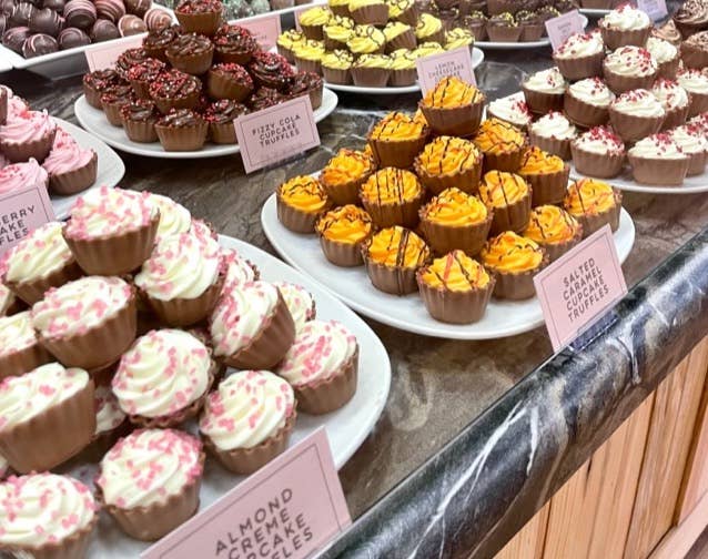 Chocolate Creations USA - Belgian Chocolate Truffles-Cupcake Shape: Salted Caramel