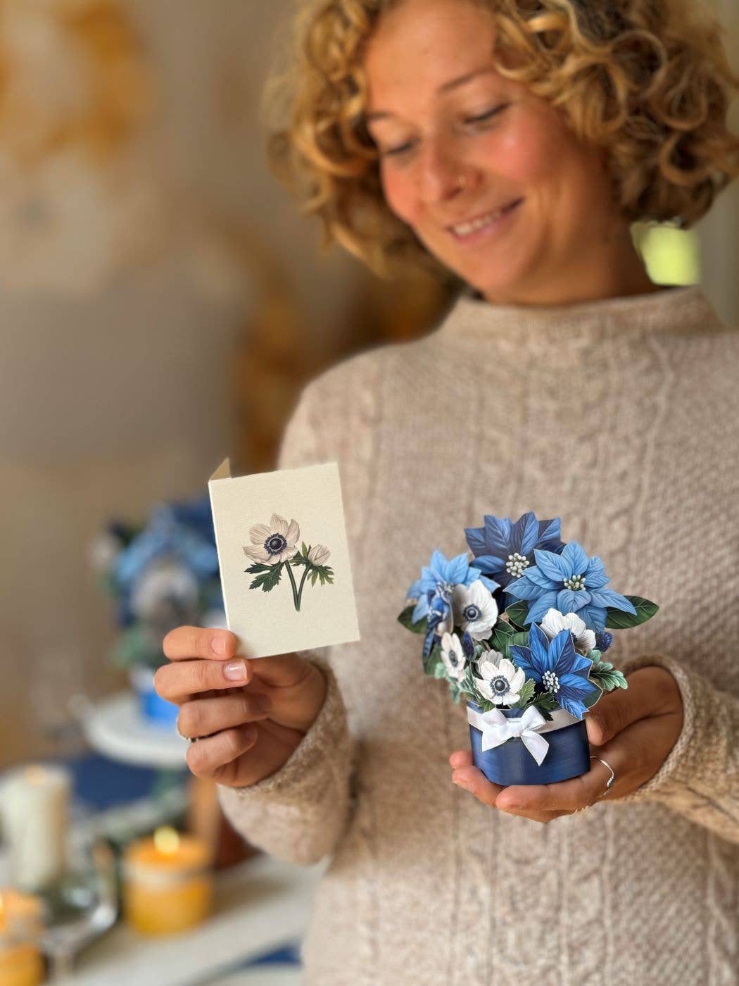 FreshCut Paper LLC - Mini Blue Poinsettia (10 Pop-up Greeting Cards)