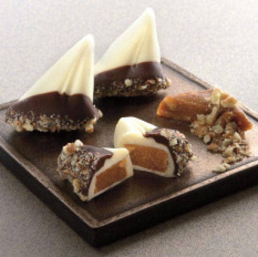 Harbor Sweets - 2 Pcs  Sweet Sloop Sailboat Favor Box - 2/3 oz