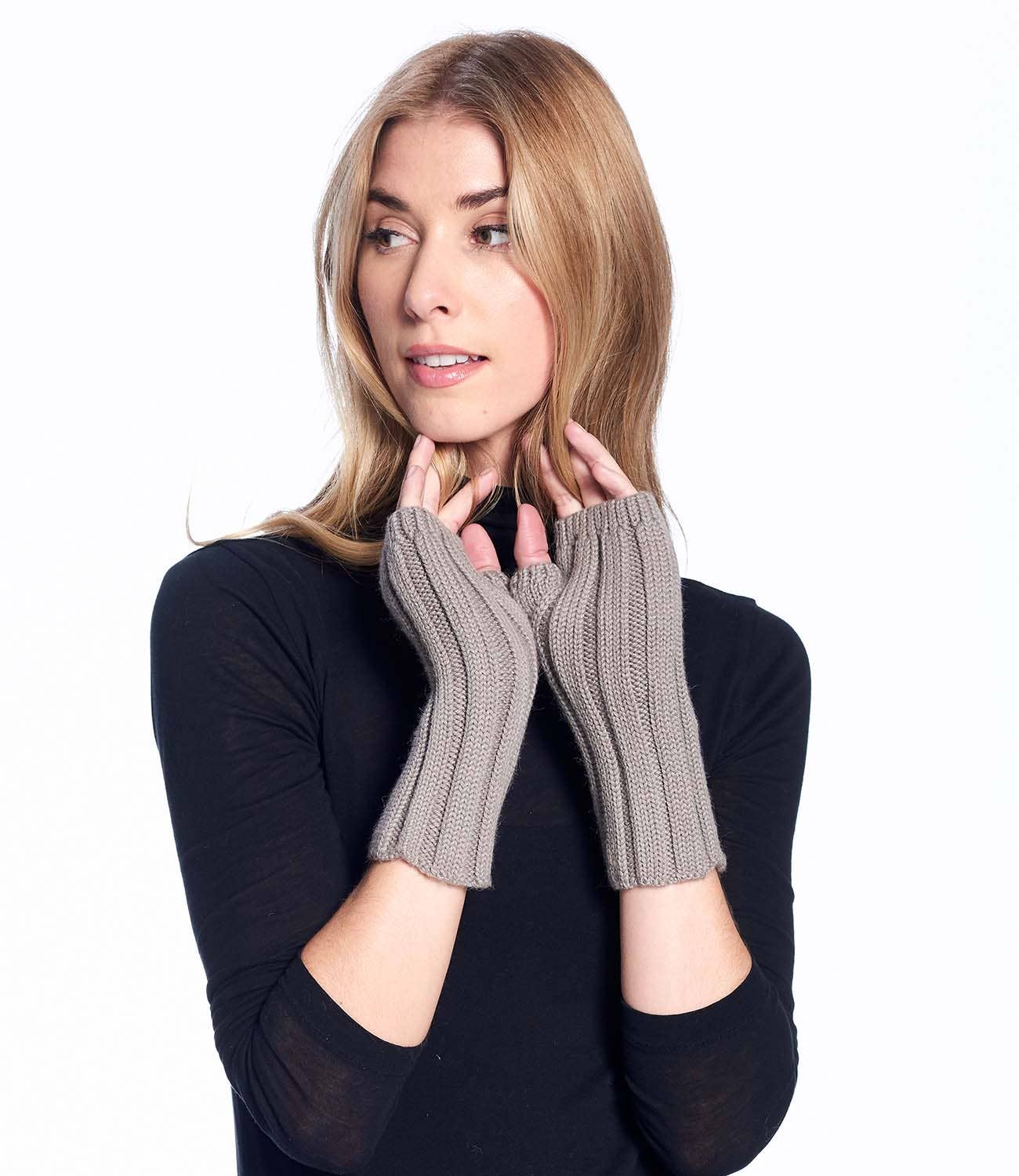 Shupaca Alpaca - Alpaca Gloves - Accordion - Sand