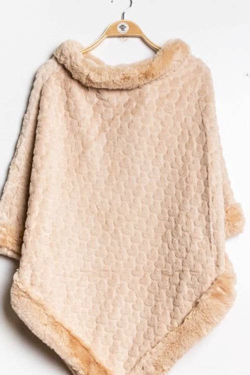 LOOWIE - 9069 Faux Fur Poncho Hearts Loowie