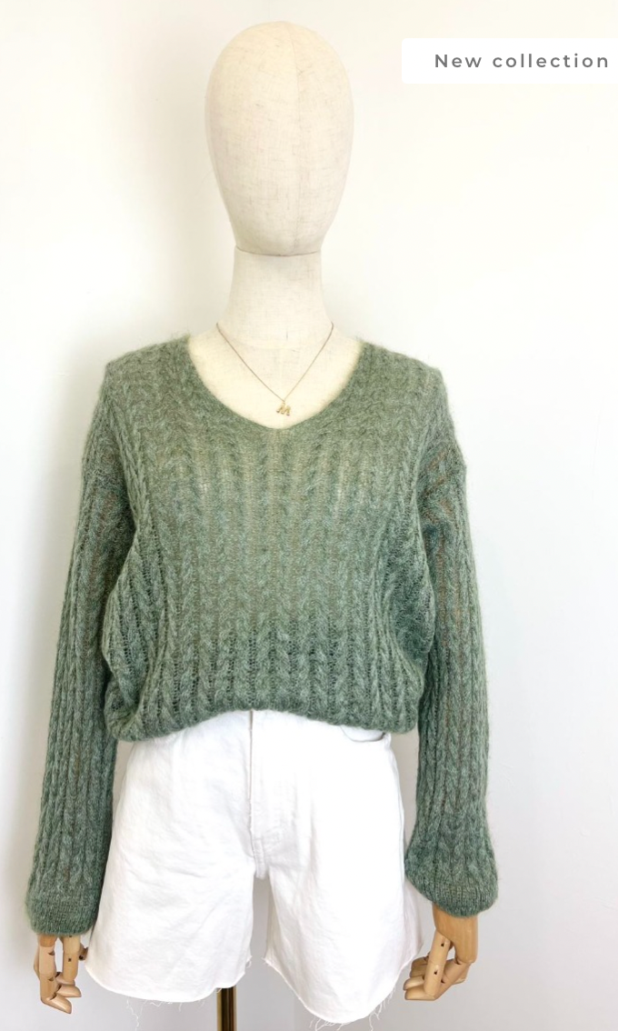 LOOWIE - MP2260-3 One Size Italian V-Neck Braided Knit Sweater